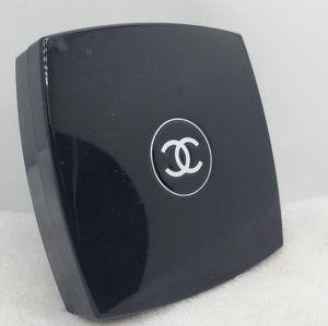 Chanel 40 translucent powder
